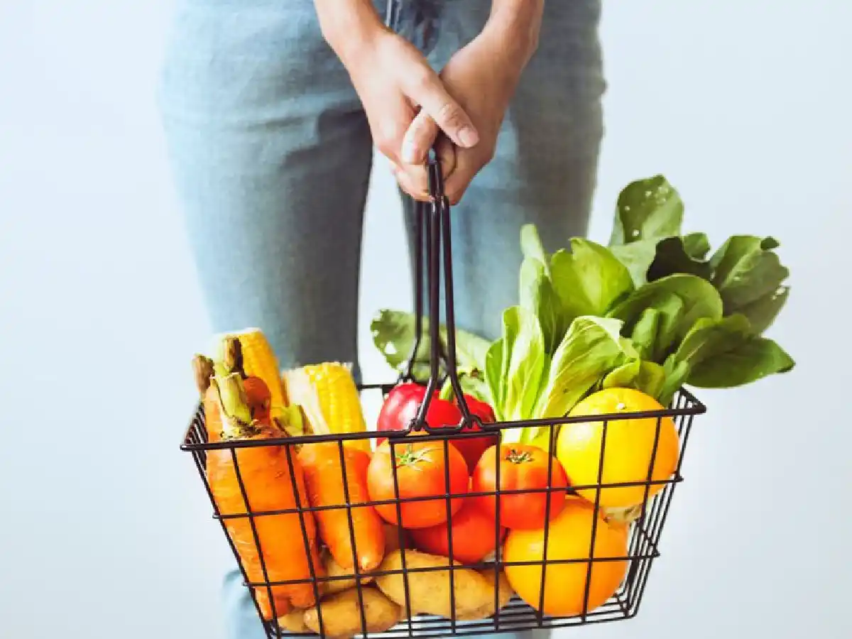 Solo 6 de cada 100 argentinos consume las cinco porciones diarias de frutas y verduras 