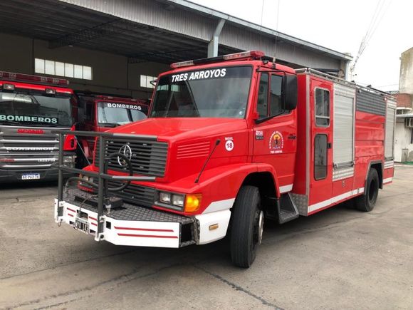 Salida de Bomberos a dos incendios en simultáneo
