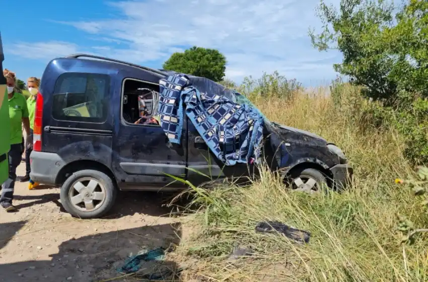 Iba alcoholizado con 7 personas en su camioneta y volcaron en Parque Camet