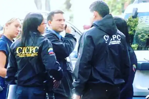 ASESINÓ al amante de su pareja con una pala