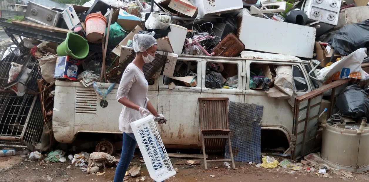 Brasil sumó 133 muertes en un día y llegó a los 800 fallecidos