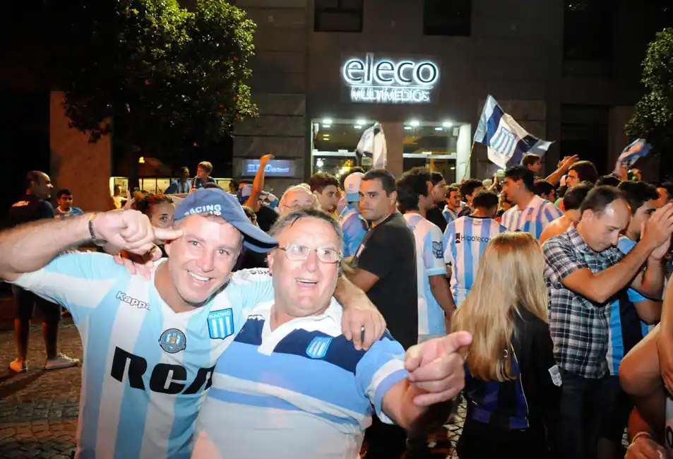 Postales de la fiesta de Racing en Tandil