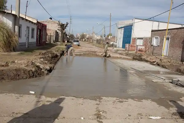Realizan trabajos de Obras Públicas en Roffo y otras arterias 
