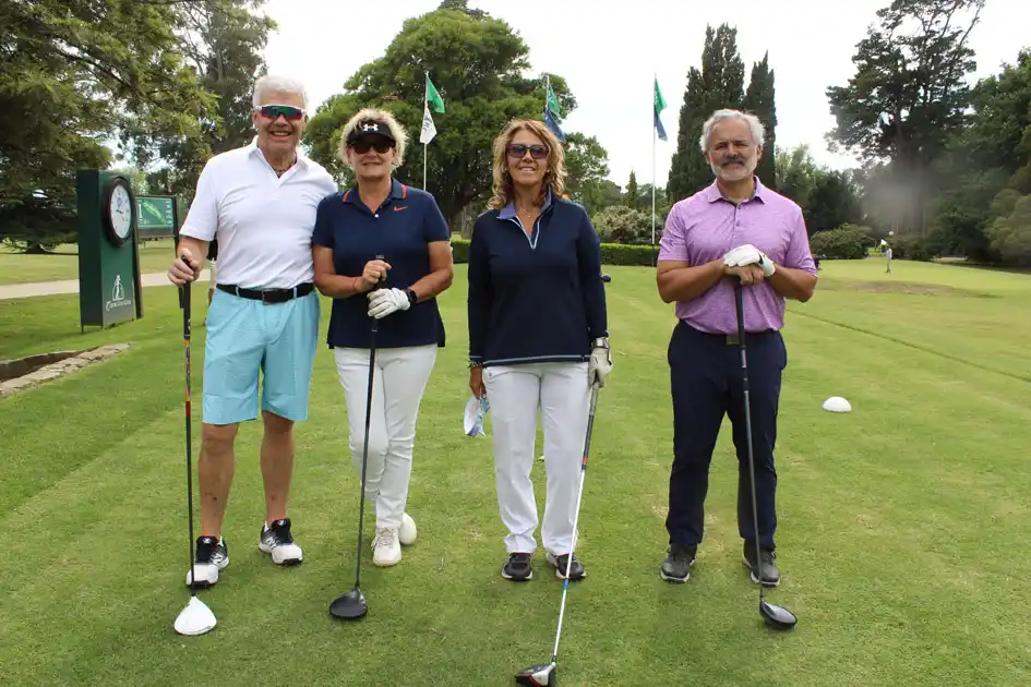Ricardo Mauhourat, la ganadora Leila Caronello, Patricia Martignoni y Patricio Olavarría.