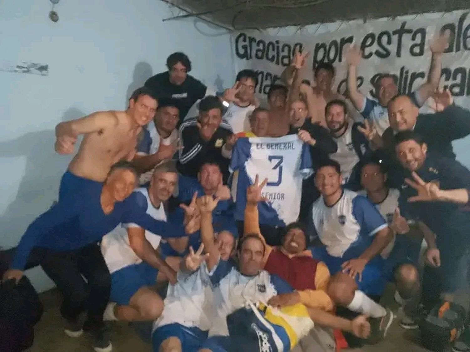 Fútbol senior: General San Martín sigue mirando a todos desde arriba
