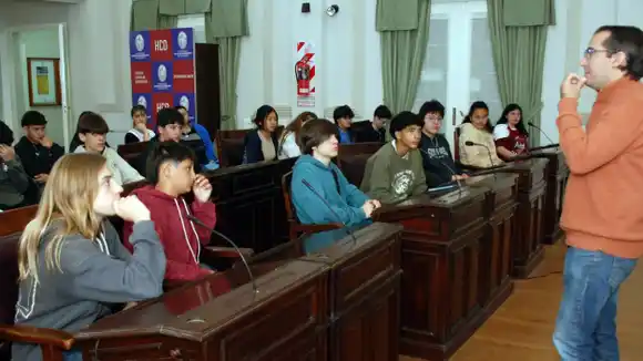Estudiantes de la Técnica Nº 1 en el Concejo Deliberante