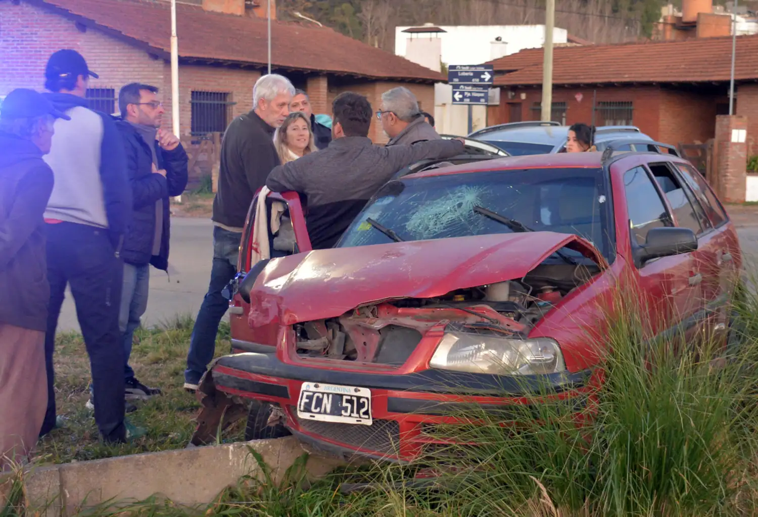 Fuerte choque en pasaje Vázquez y Lobería