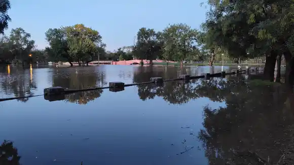 Crecida del Río Areco: recomendaron autoevacuarse a vecinos de casas linderas