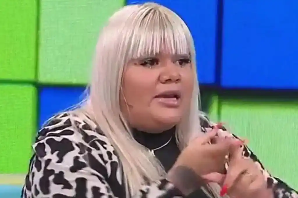 Rompió el silencio la hermana biológica de Morena Rial y la influencer le saltó con los tapones de punta