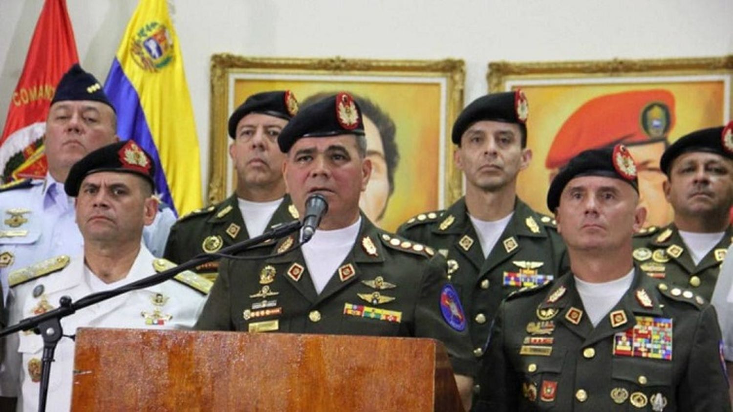 «¿Van a seguir dejando que asesinen a nuestros militares en la frontera?»: Antonio Ledezma a la FAN