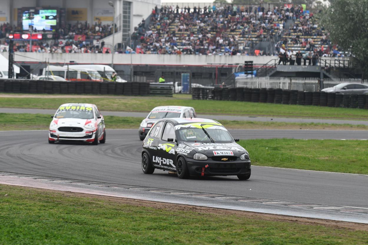 El Morro Iglesias corre en La Plata por la novena fecha del Turismo Pista. Foto: Prensa Turismo Pista.