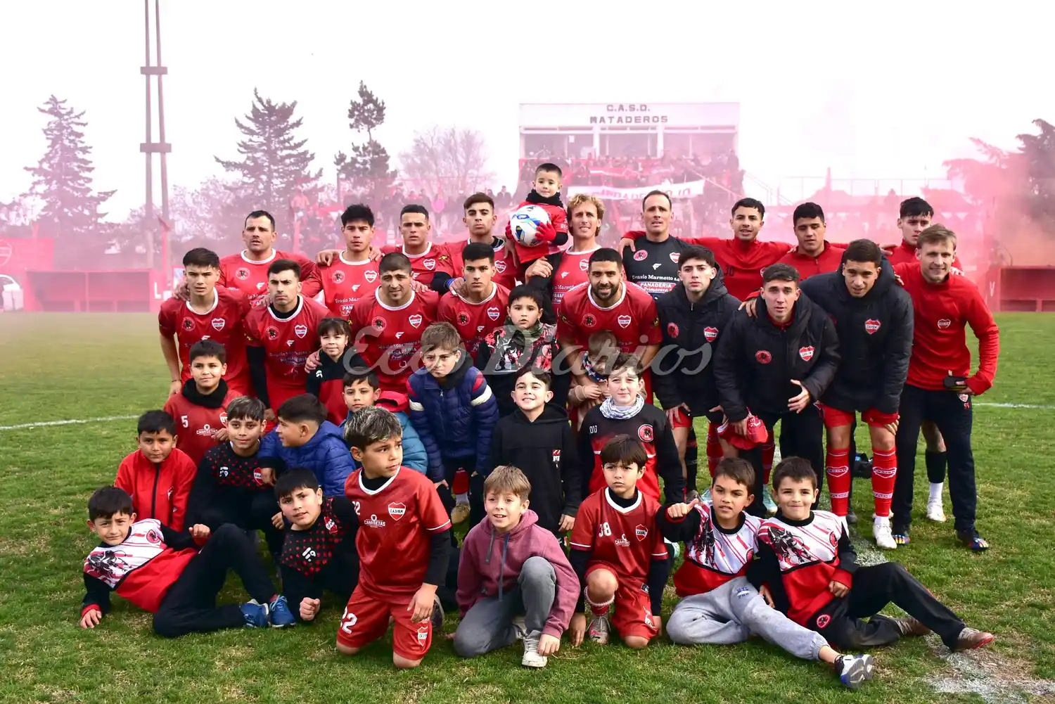 Equipo. El conjunto de Mataderos que venció por 3-0 a Rosario Puerto Belgrano