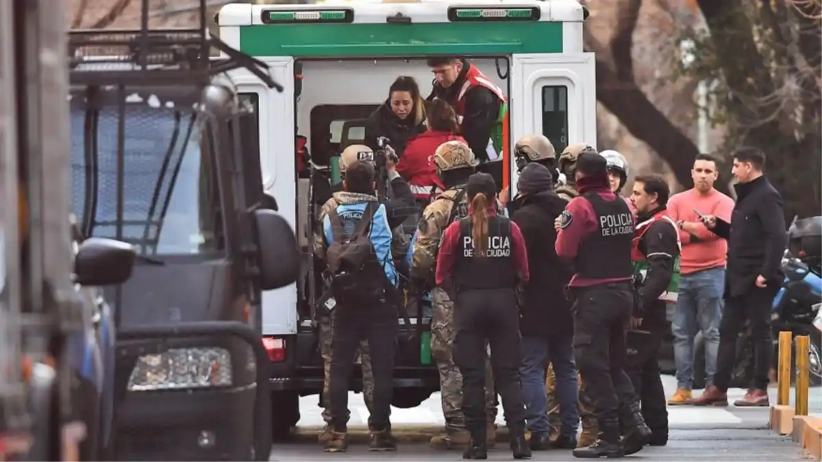 Detienen a empleado judicial que se atrincheró con su hija y amenazó con matarse