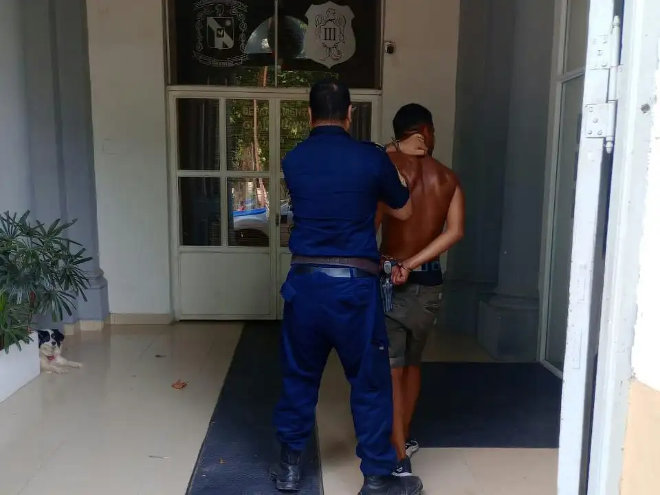 Detuvieron a un joven tras activar el botón antipánico: tenía droga