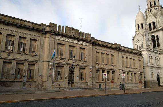 Ingresaron a la Escuela 1 y robaron las llaves de algunos salones