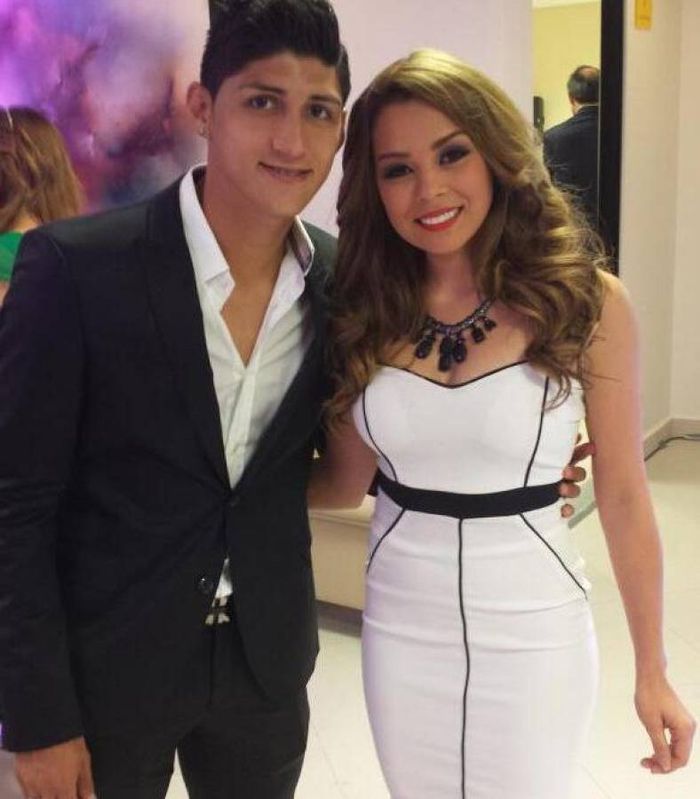 Alan Pulido y Gaby Ramirez, en buenos tiempos
