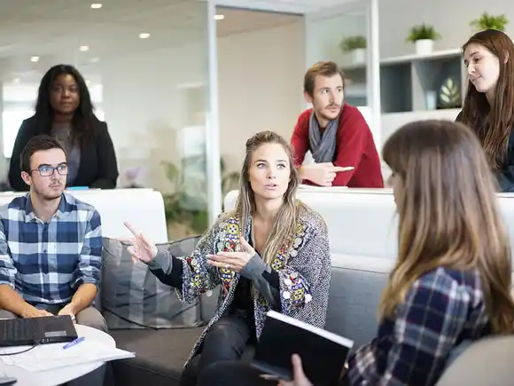 Tecnicatura universitaria en Dirección de Protocolo, Organización de Eventos y Relaciones Públicas  junto a la Tecnicatura en Relaciones Laborales son dos de las carreras que podés hacer en Chascomús