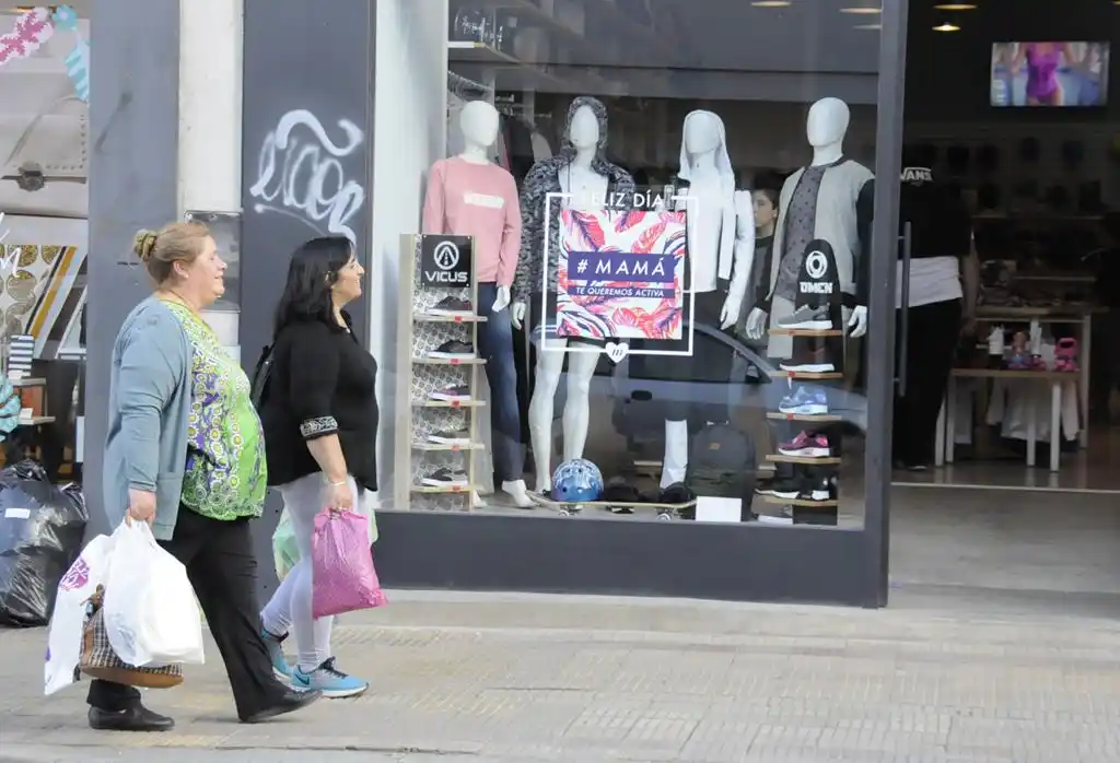 Comerciantes conformes con el nivel de ventas para el Día de la Madre