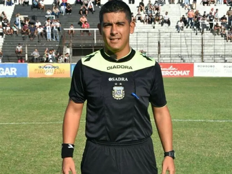 El salteño Benítez , el juez en el "Monumental" el sábado a las 18 .