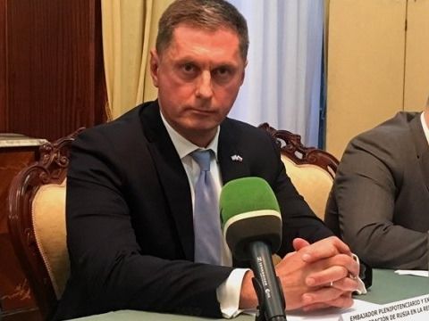 La embajada rusa criticó al Gobierno por vincularla a los audios filtrados de Karina Milei