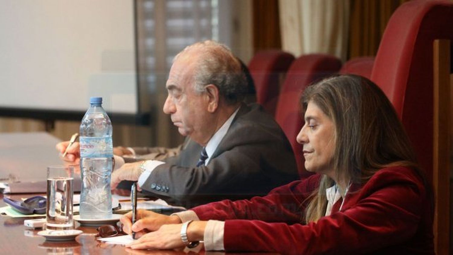 La entidad que nuclea a los magistrados “exhortó a actuar con entero apego a la ley”