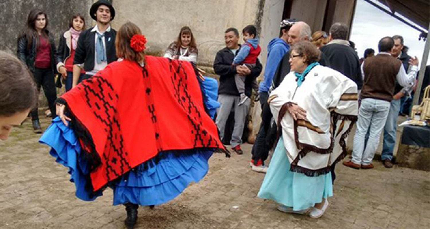 > Exitoso baile de campo en Beladrich