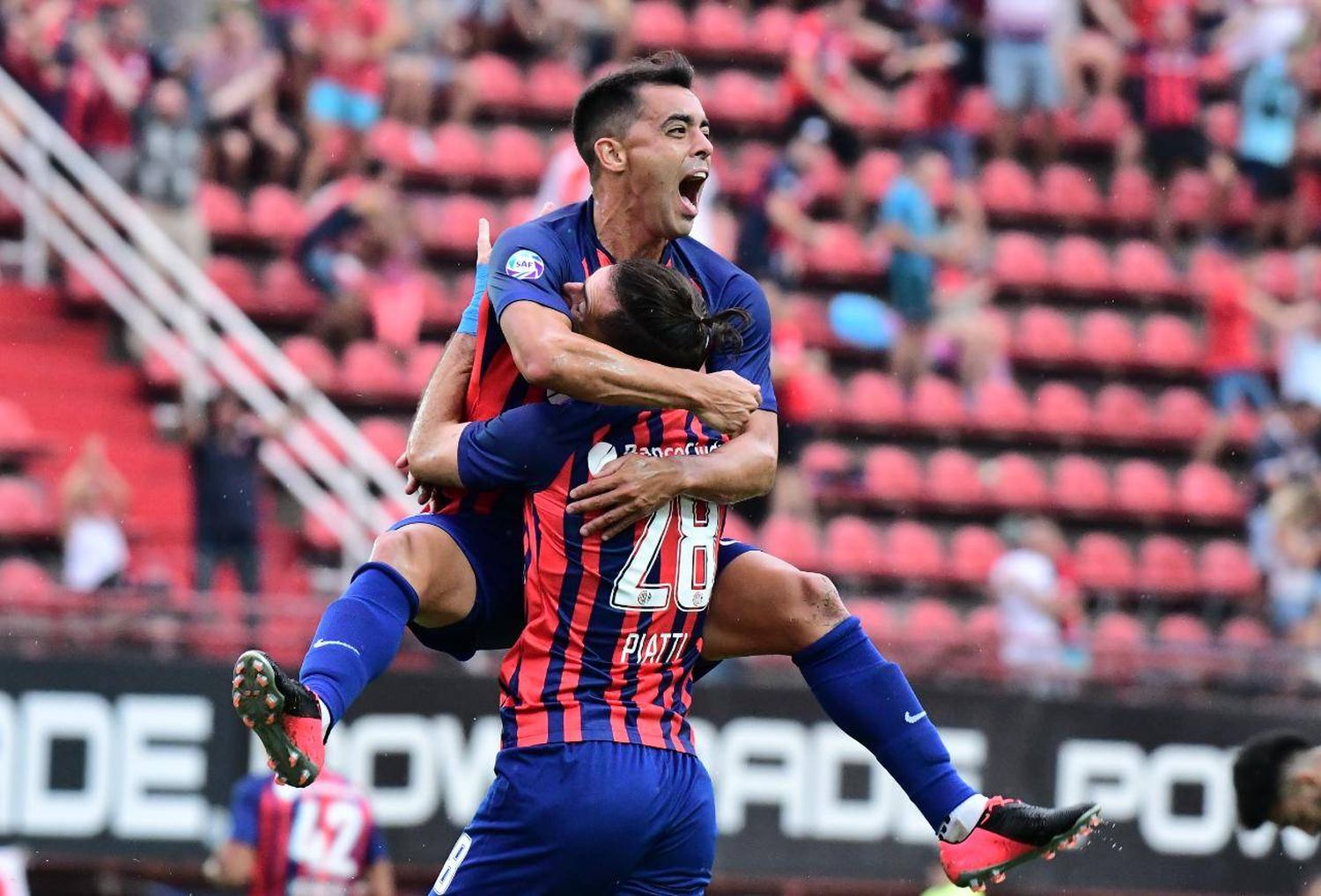 En un partido vibrante, San Lorenzo le ganó 4-3 a Lanús en el Nuevo Gasómetro