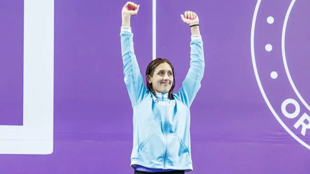 Agostina Hein hizo historia consagrándose campeona del mundo junior en 400 metros combinados