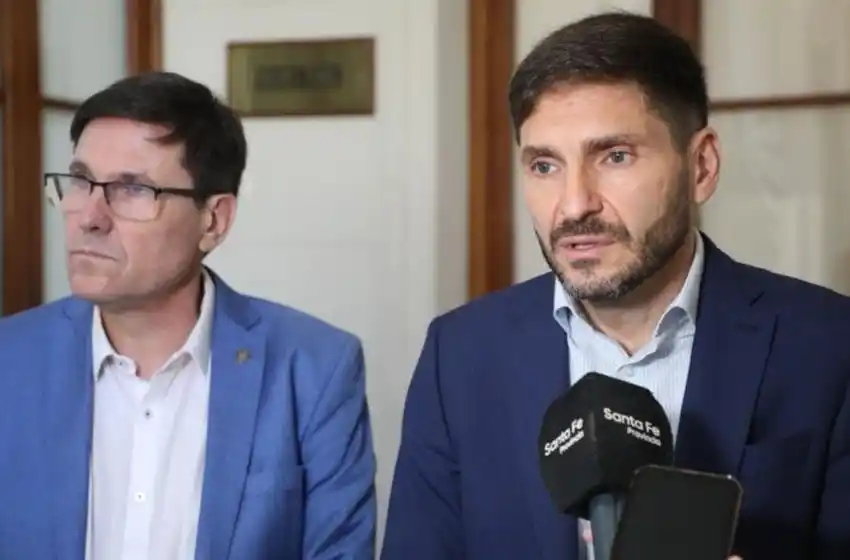 Pullaro firmó un decreto para eliminar la no repitencia en las escuelas de Santa Fe