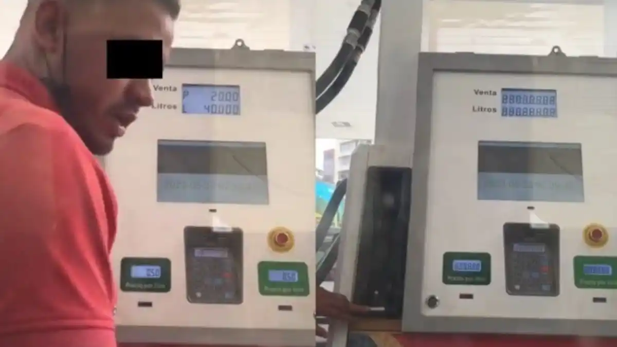 ¡ESCANDALOSO! «Mano mágica» de bombero facturó 5 dólares de más en estación de gasolina en Altamira y lo grabaron (VIDEO VIRAL)