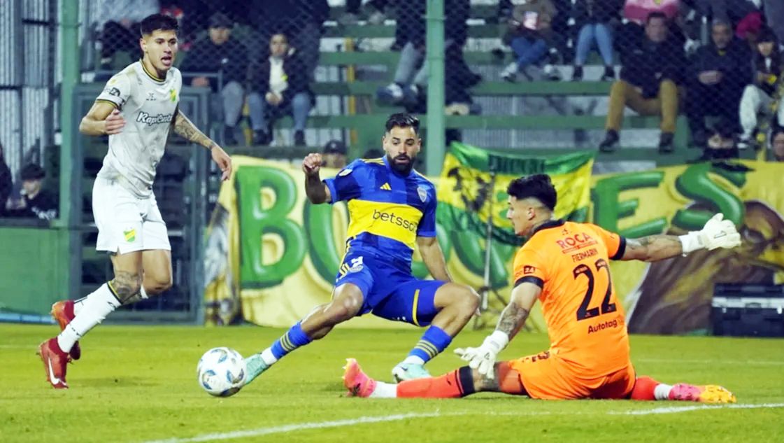 Boca pudo usar los refuerzos, sufrió la "ley del ex" y empató ante Defensa y Justicia