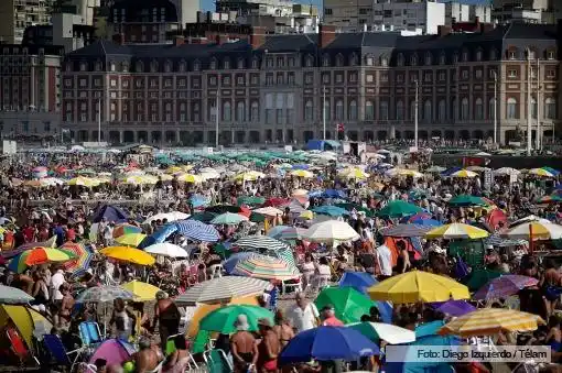 Fin de semana largo: 750 mil turistas y gastos por 1000 millones de pesos