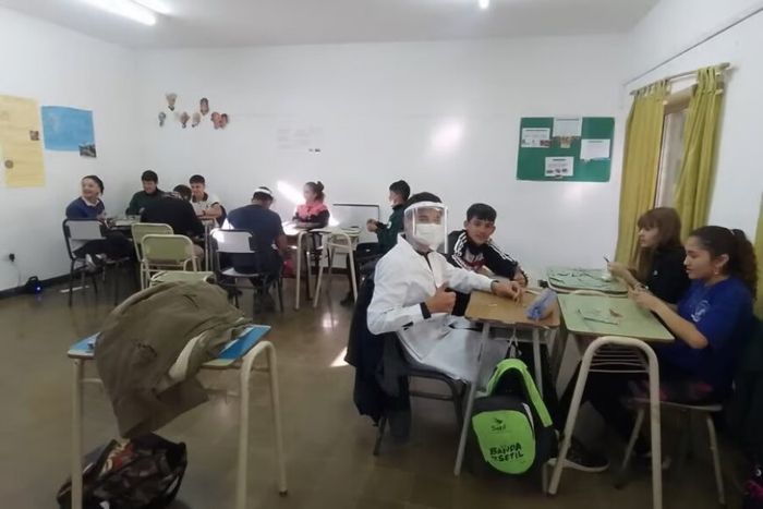 Estudiantes de 14 años de la Escuela Estanislao López N° 337 de la pequeña localidad de Las Petacas.