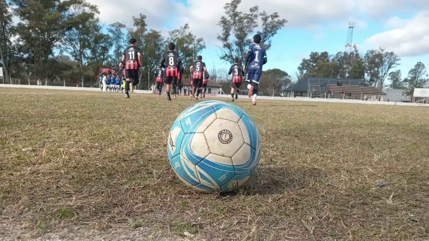 Juventud Unida empató y sigue cómodo en la punta, pero el partido de la fecha lo protagonizaron Central y Deportivo