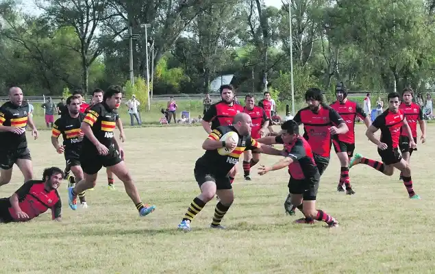Carpinchos recibe a Parque y Central Entrerriano a Colón