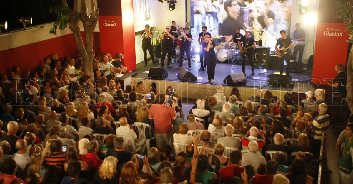 La Mosca alegró con sus éxitos a toda la familia en Espacio Clarín