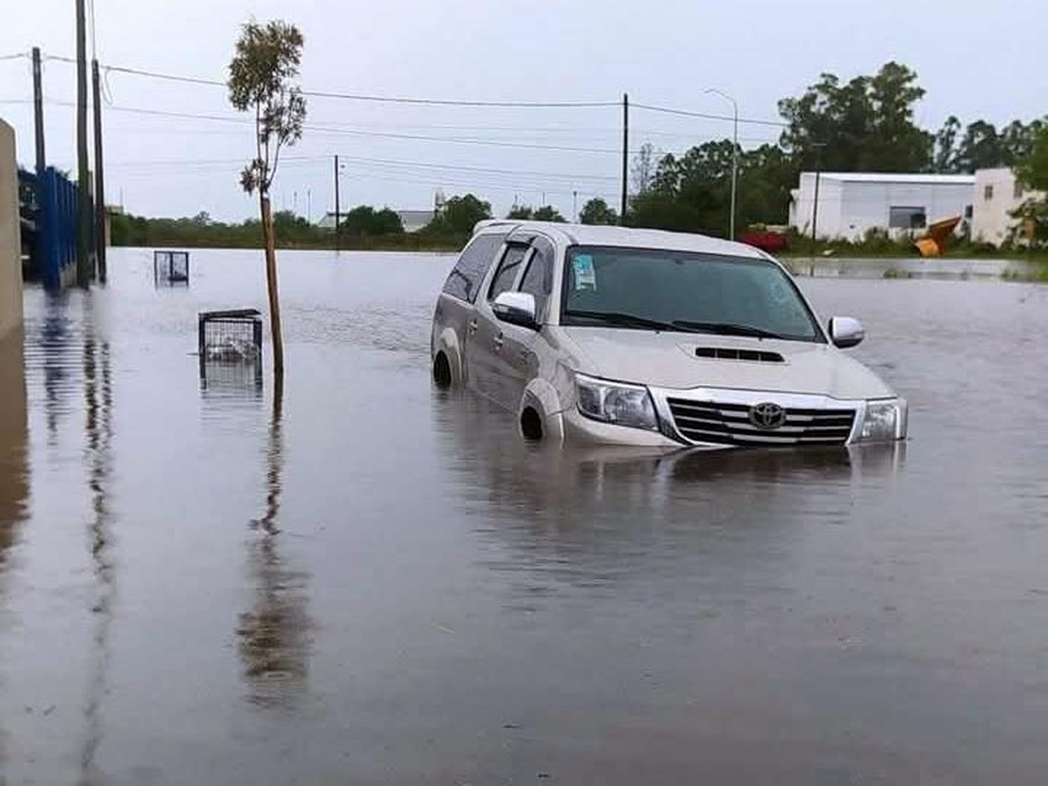 Temporal en Villa Elisa: más de 150 mm de lluvia en tres horas y calles anegadas