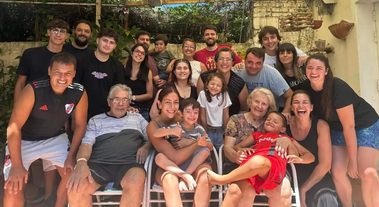 Malena disfrutando de la jornada dominguera en familia