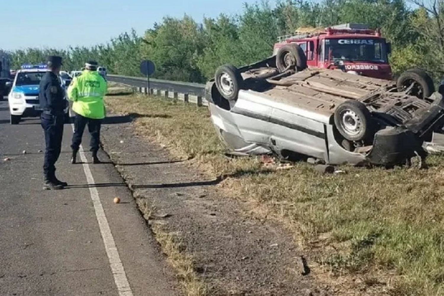 Tres personas fueron hospitalizadas luego de un choque sobre la Ruta 12