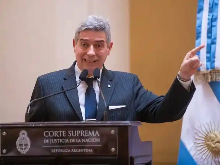 Rosatti reclamó “el acatamiento obligatorio” a fallos de la Corte