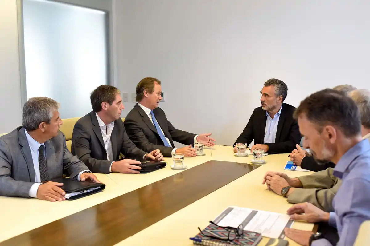 Bordet aseguró que el gobierno "está dedicado a poner en marcha la economía"