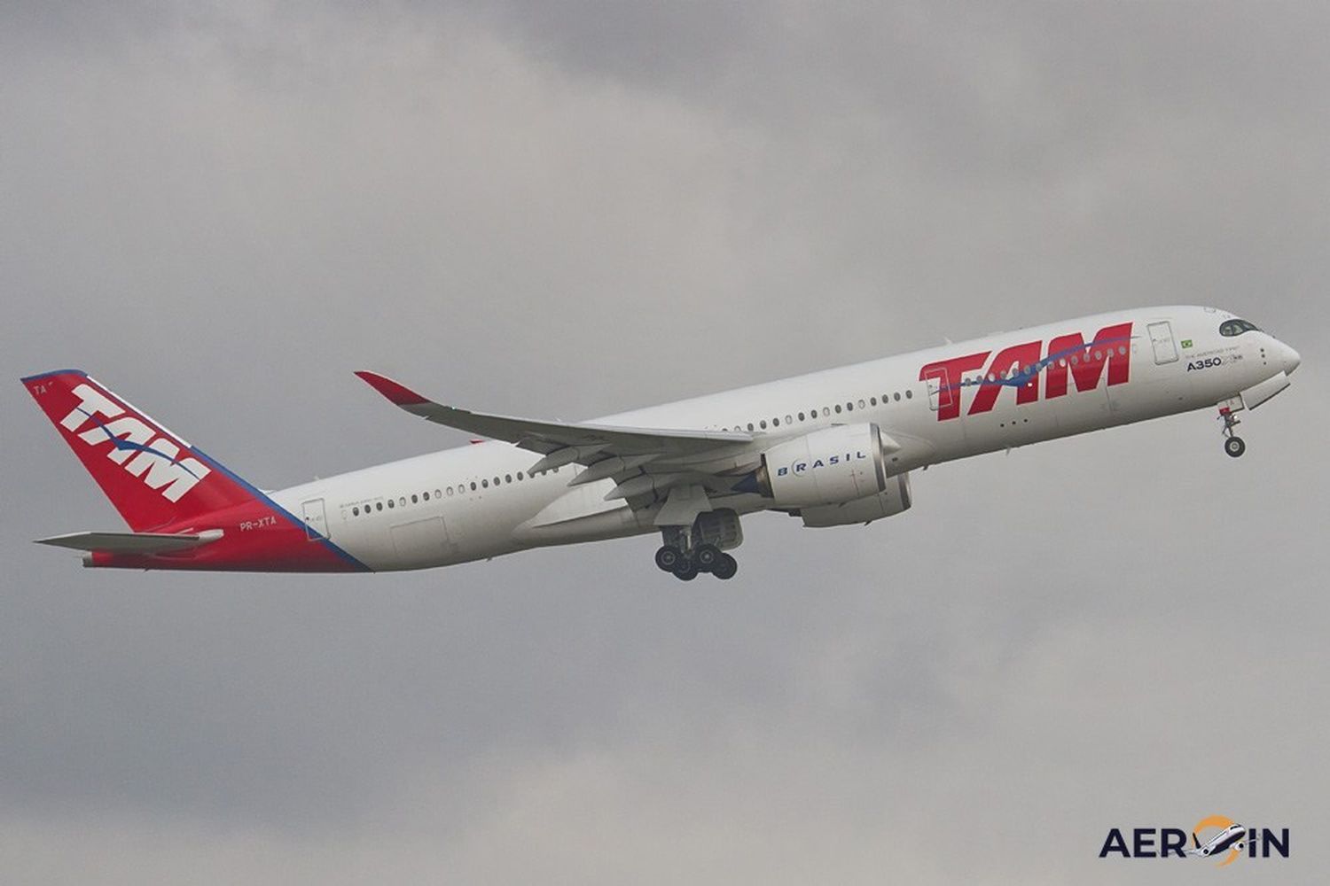 El primer Airbus A350 de América partió rumbo al desierto