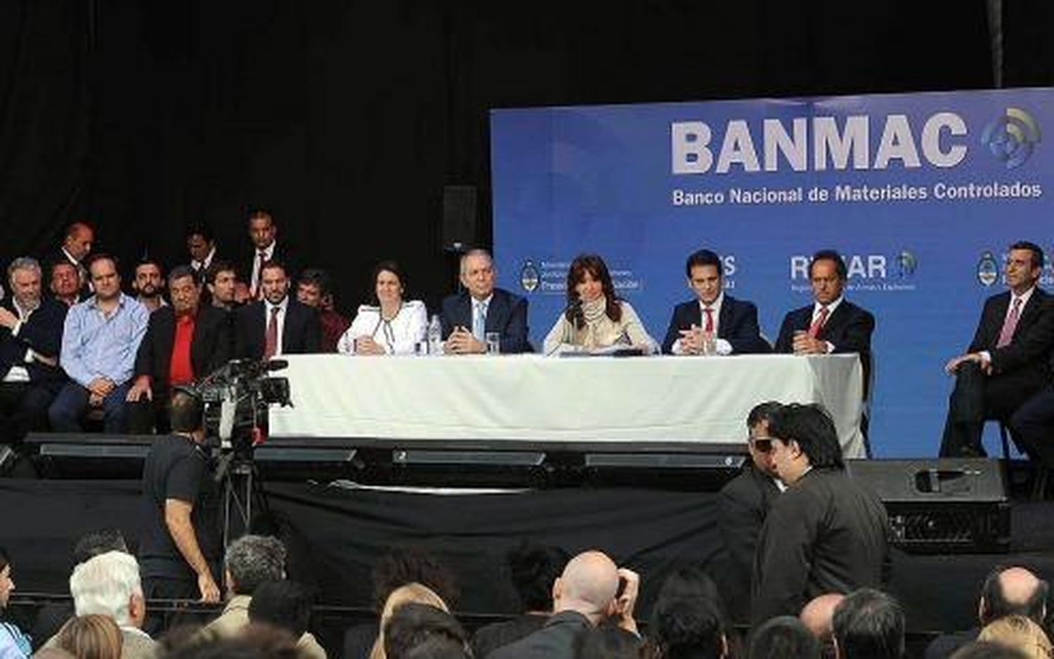 La Presidenta destacó la política de desarme en el país