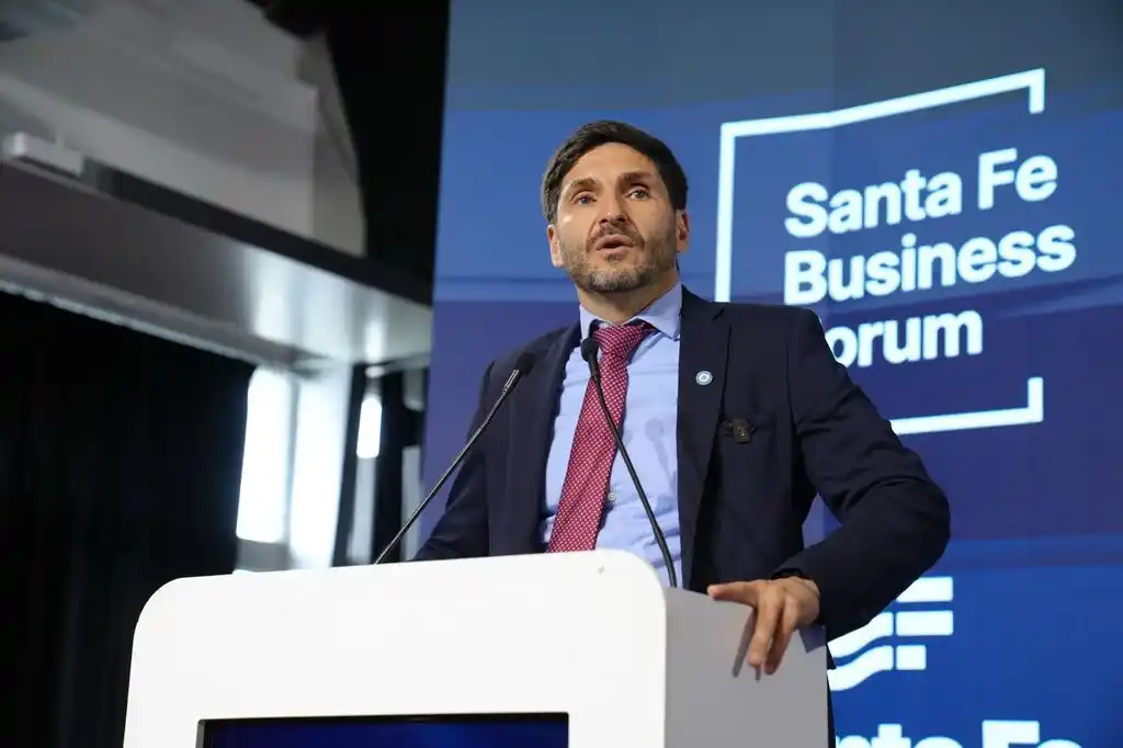 El gobernador en la aperura del Fonde de Inversiones del SFBF 2025