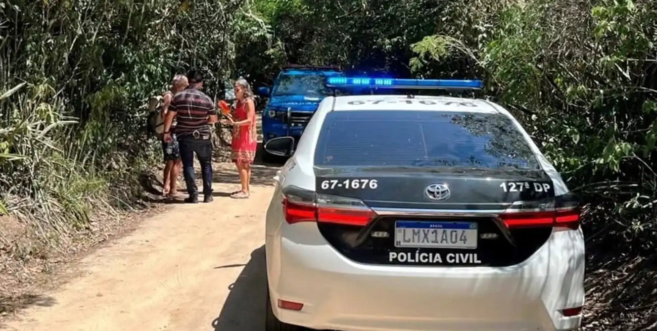 El cuerpo de la joven de 31 años fue hallado por un transeúnte que pasó por el lugar casi una hora después del crimen.