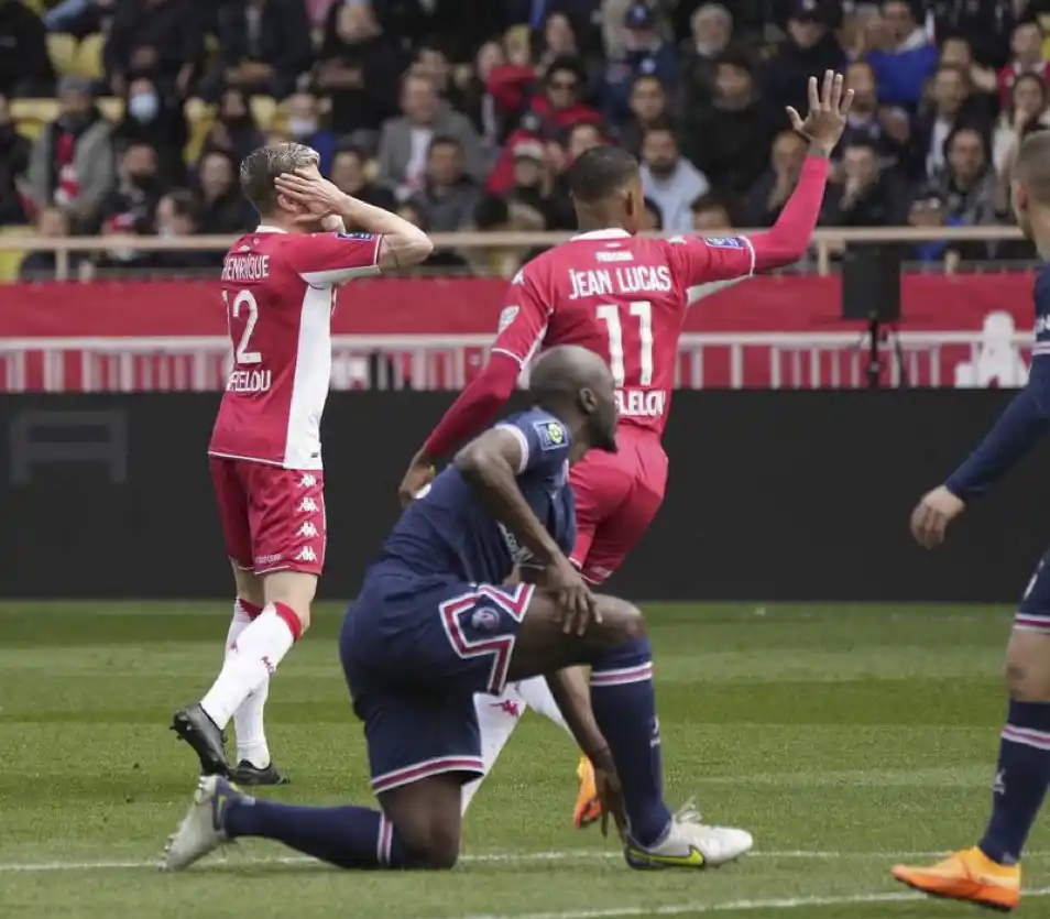 PSG, sin Messi, fue goleado por Mónaco