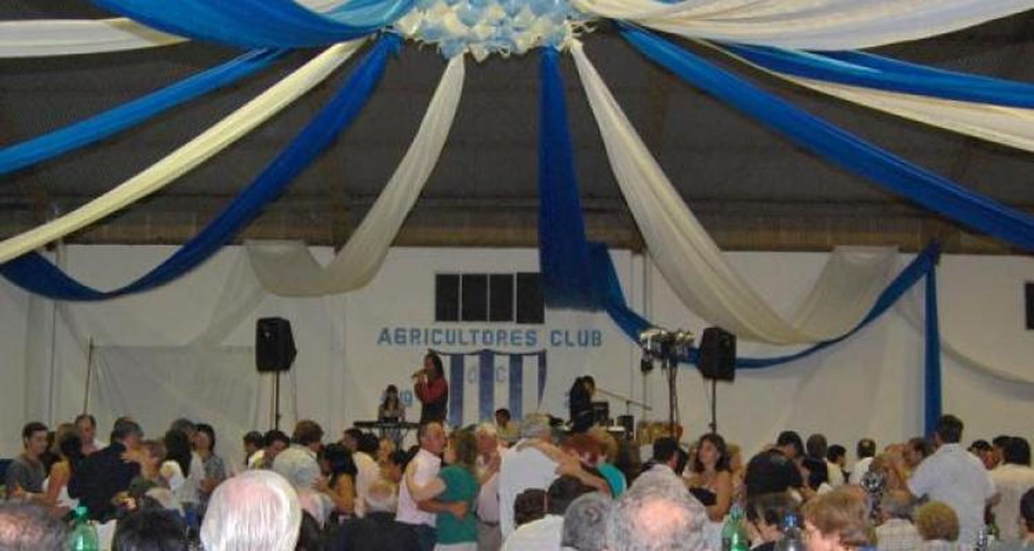 Noventa años en azul y blanco