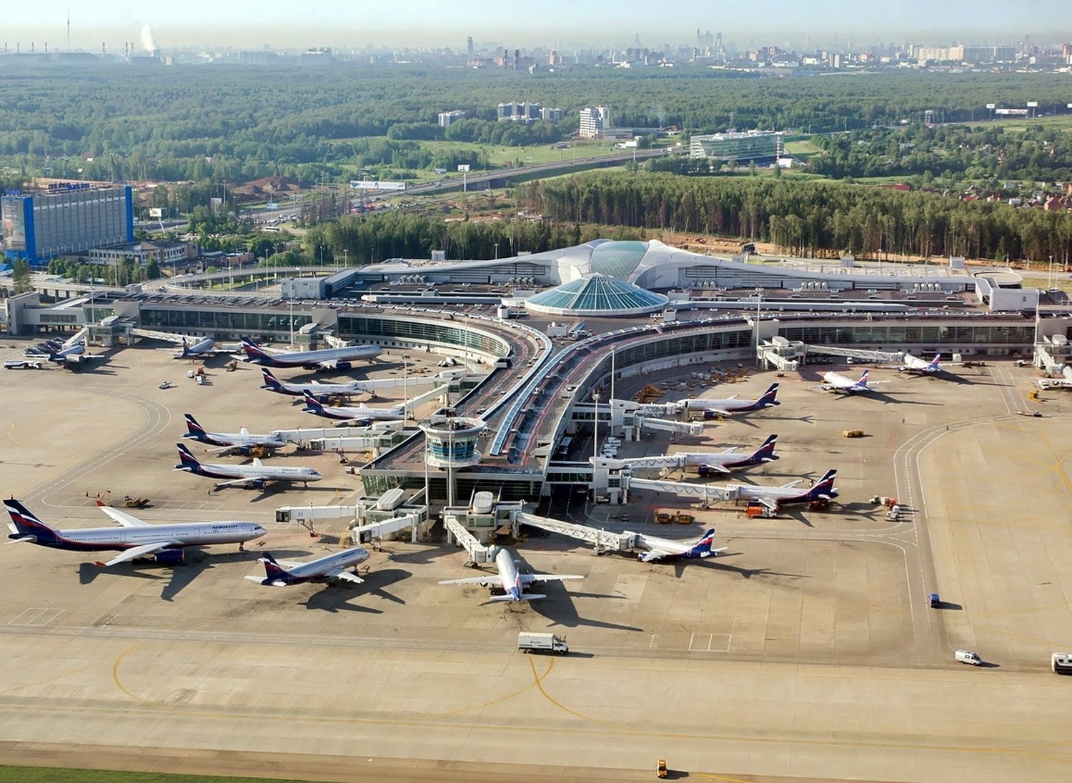 European Commission adds 21 Russian airlines to its black list