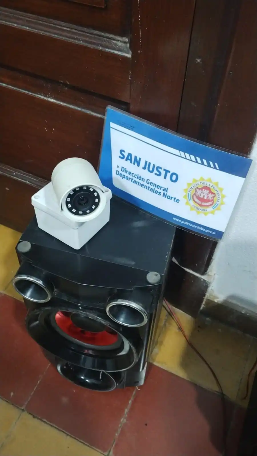 Parlante y cámara de seguridad