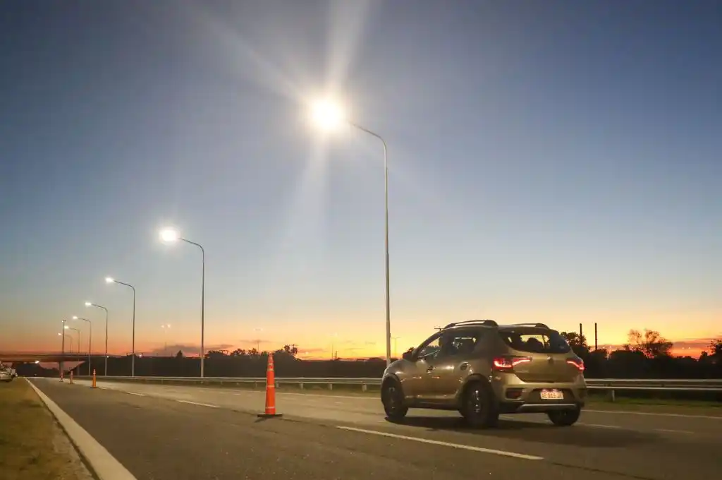 Perotti inauguró las obras de iluminación en el tramo puente Río Salado – Autovía RN 19 de la Autopista Rosario – Santa Fe